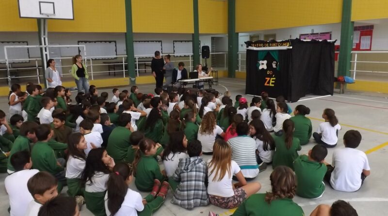 Apresentação Teatro de Fantoches do Zé