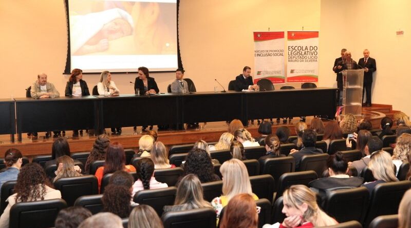 Saúde de Bombinhas participa de congresso estadual.