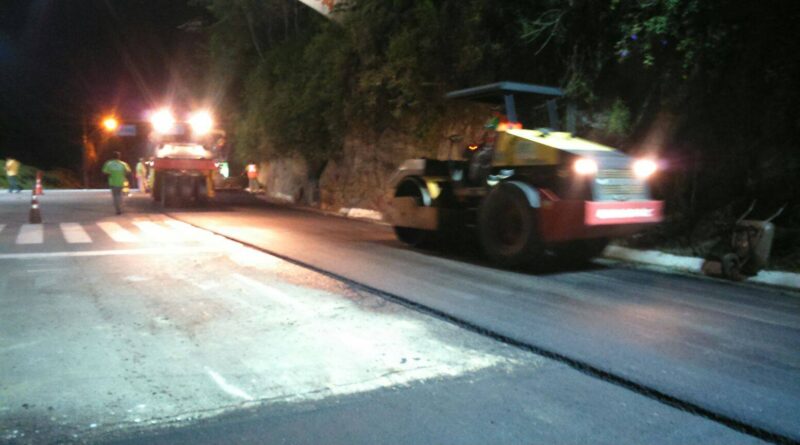 Recapeamento asfáltico na entrada de Bombinhas.