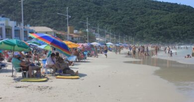 Turismo catarinense sente positivamente a alta do dólar