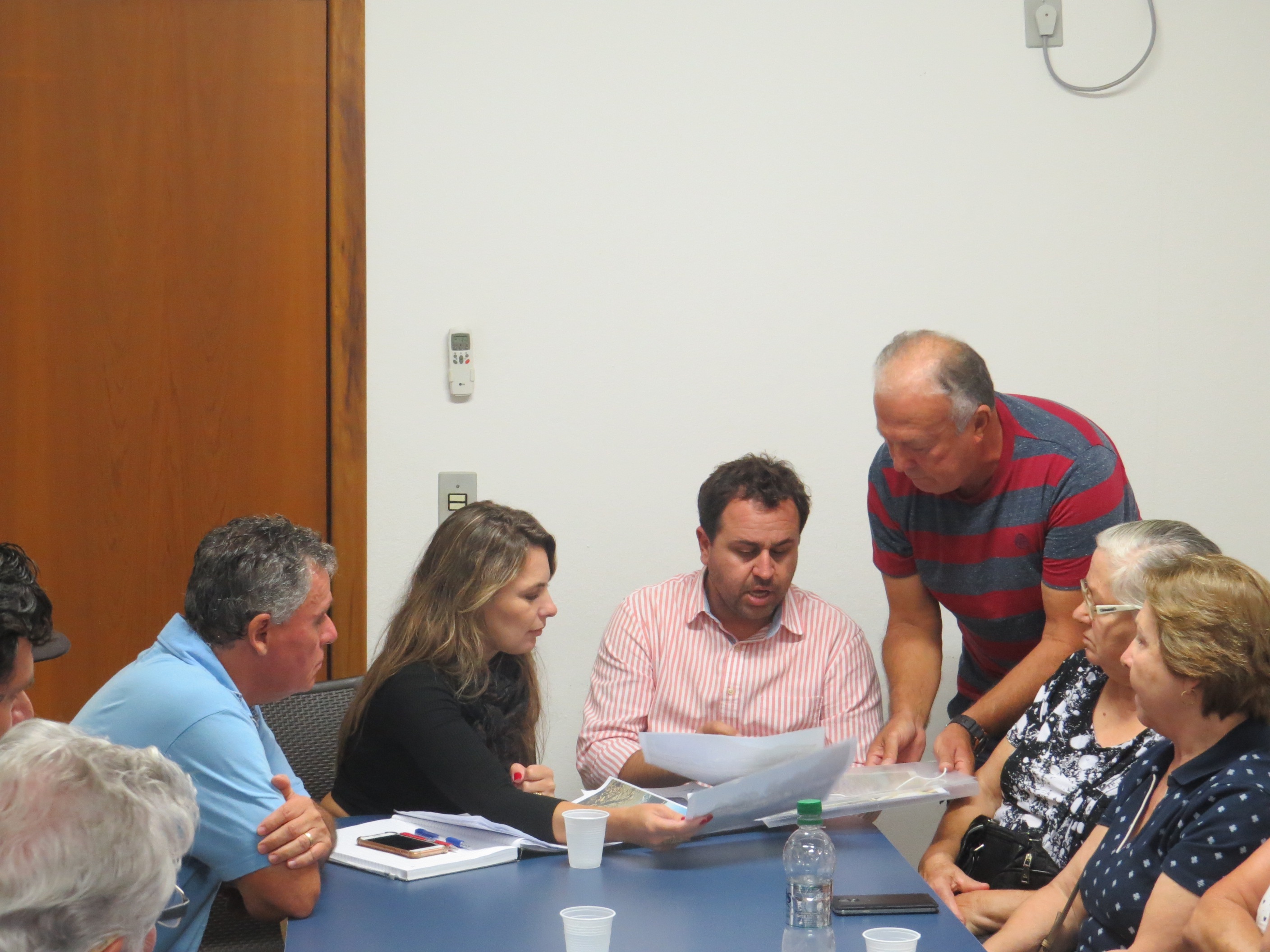 Moradores de Morrinhos se reúnem com Executivo para esclarecer dúvidas