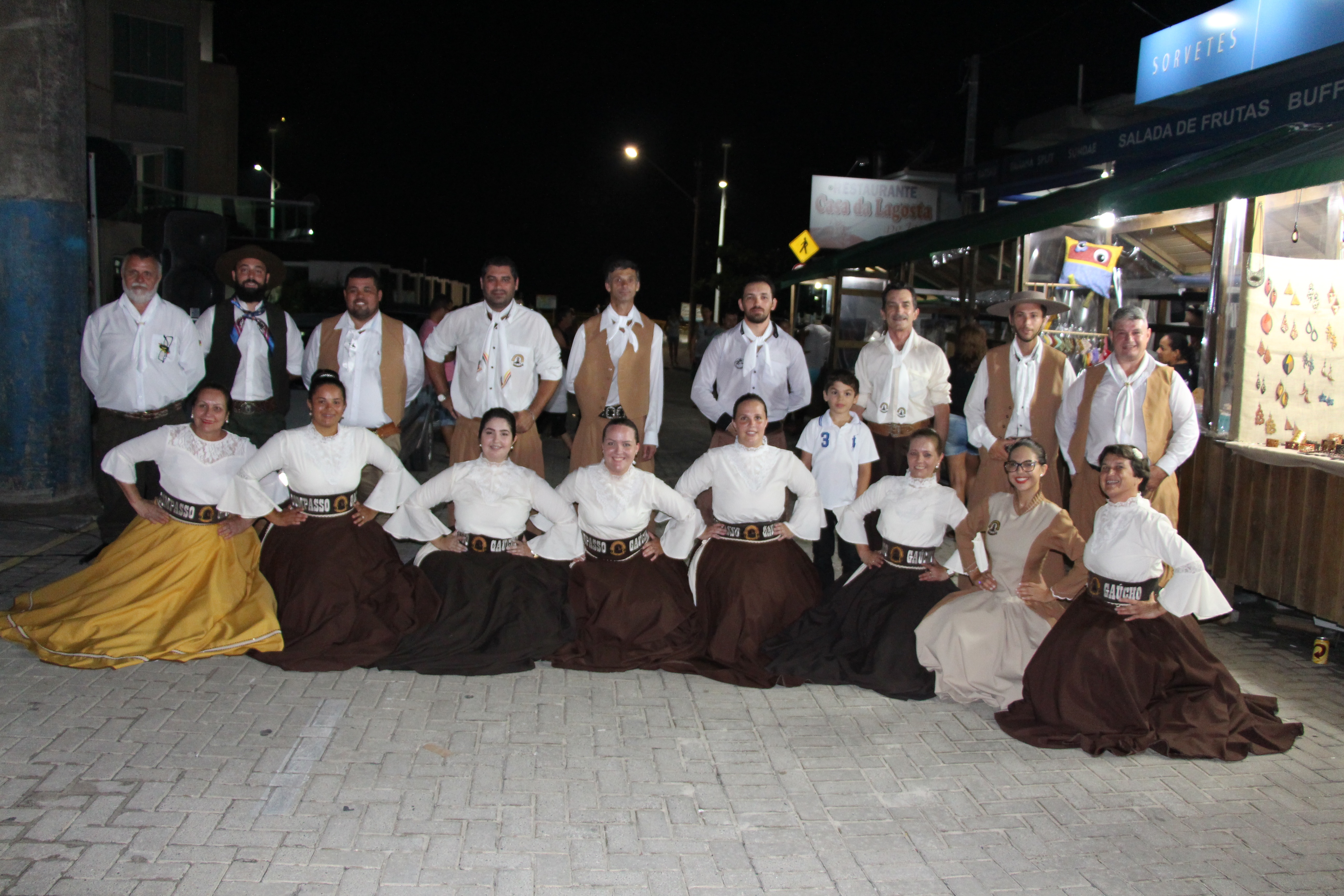 Grupo Compasso gaúcho realiza apresentação de sucesso, recheada de encantamento, no Cultura na Rua.