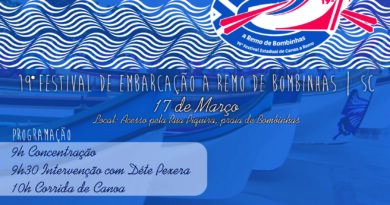 Bombinhas comemora aniversário com tradicional corrida de Canoa de Um Pau Só.