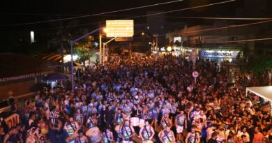 Mais de 100 mil pessoas lotaram as avenidas da cidade em dois dias de festas
