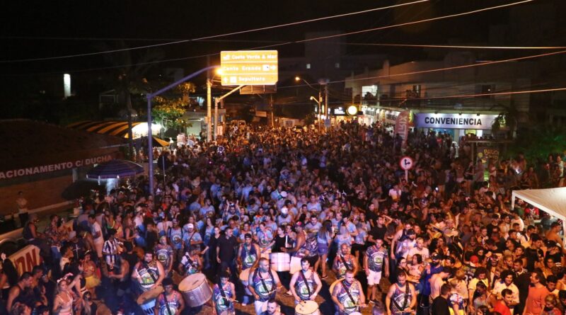 Mais de 100 mil pessoas lotaram as avenidas da cidade em dois dias de festas