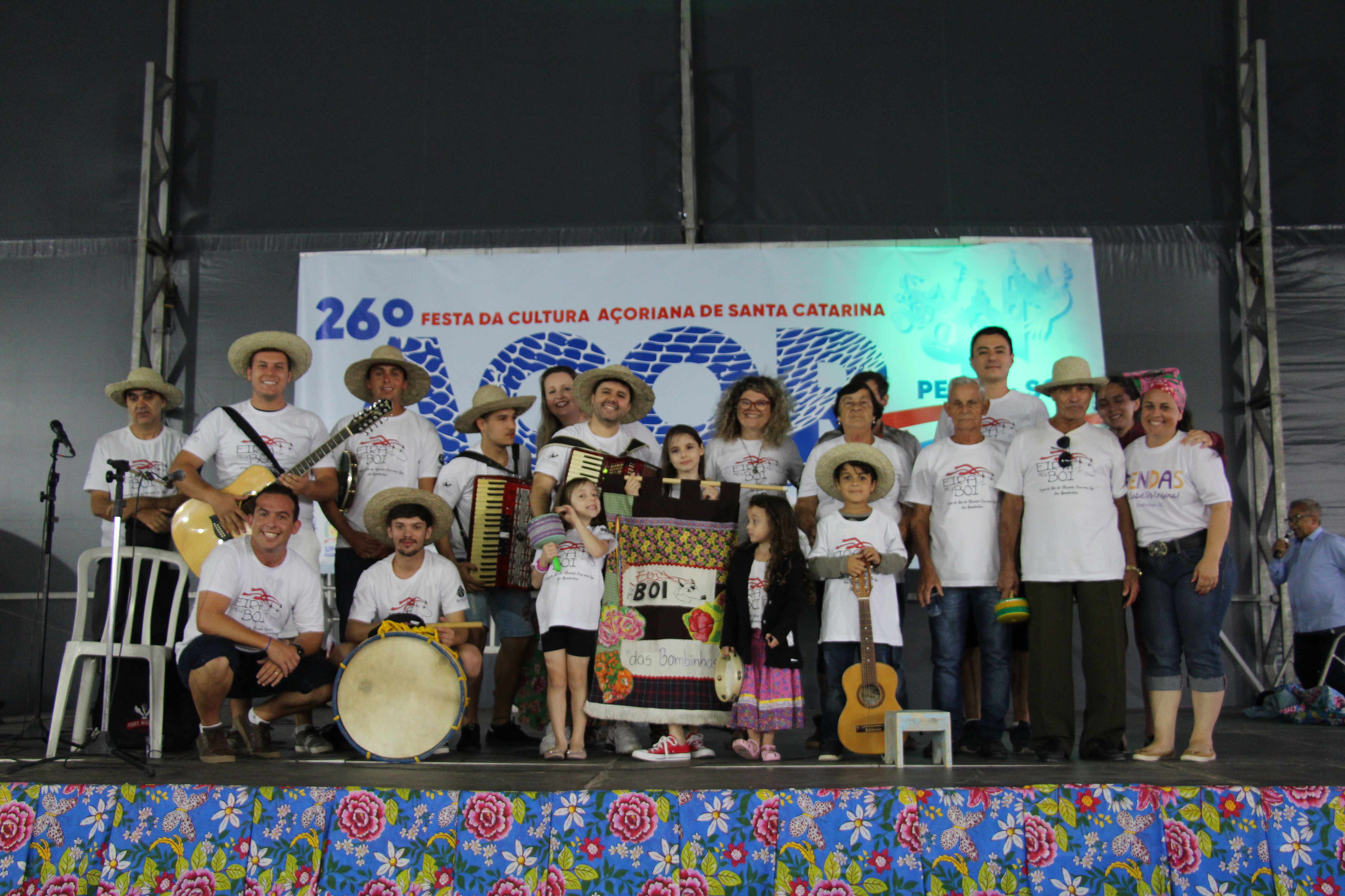 O maior festejo da cultura açoriana da América Latina realizado em Penha, contou com a participação de 95 pessoas na comitiva bombinense.