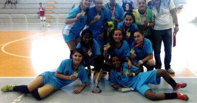 Equipe de Futsal feminino da EEB Prefeito Leopoldo José Guerreiro é campeã dos Jogos Escolares de Santa Catarina, fase regional.