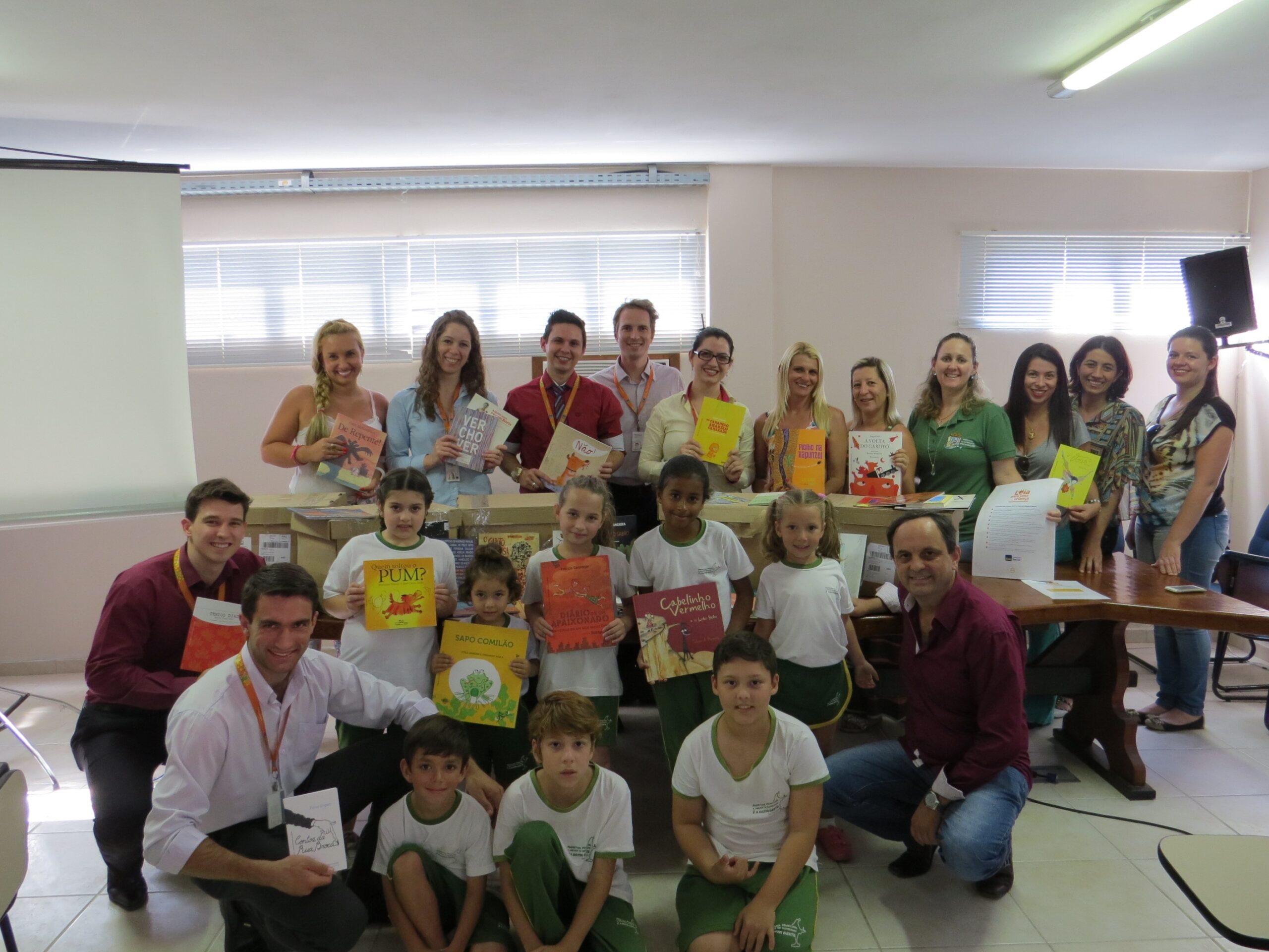 Fundação Itaú Social realiza doação de livros infantis