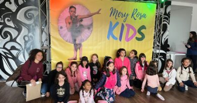 Bailarinas bombinenses arrasam no 30º Festival de Dança Mery Rosa Kids.
