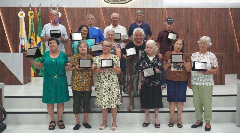 Em noite de gala da cultura bombinense FMC outorga 14 personalidades com o título de Mestre da Cultura Tradicional.