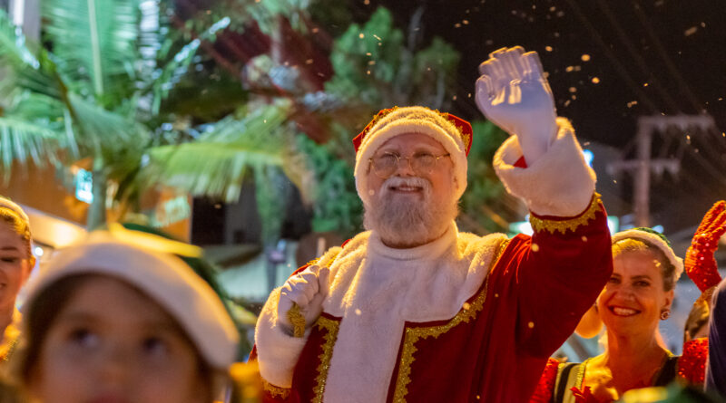 Noite mágica com direito a muita música, marcou a Chegada do Papai Noel em Bombinhas.